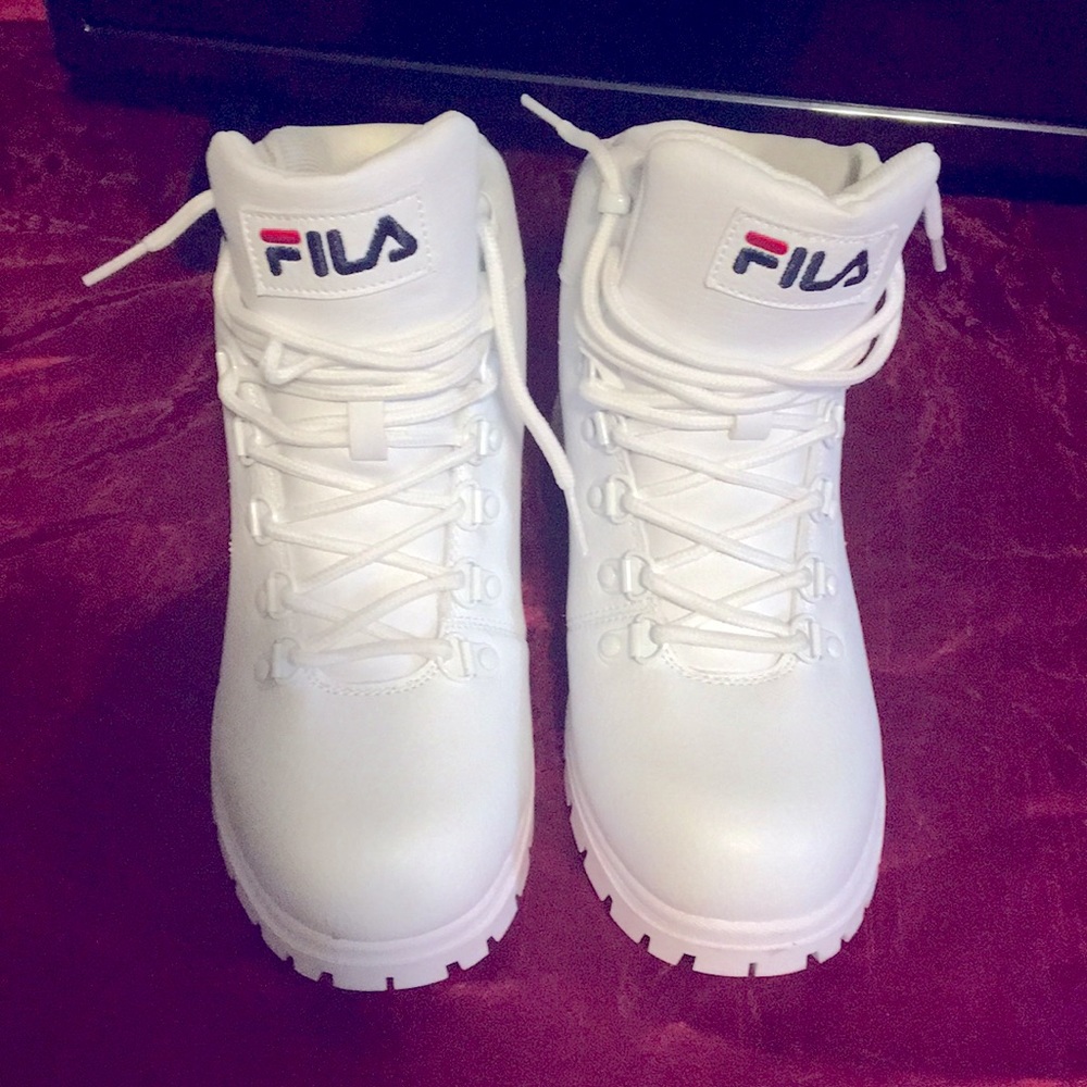 Women’s FIla boots